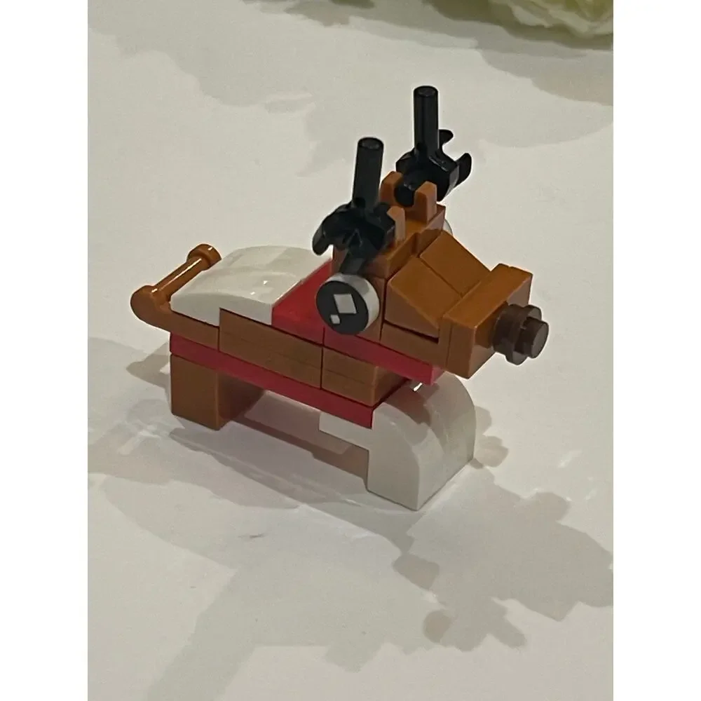 Lego set of 2 pieces reindeer and Christmas tree
